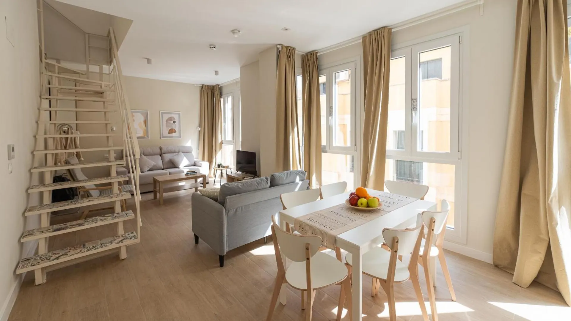 At Villafiel Atarazanas-Plaza Màlaga Apartmán
