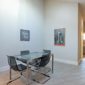 https://urbe10-angel-suites-apartment-4b.hotelsinnerja.org