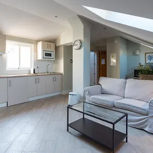https://urbe10-angel-suites-duplex-2-bedrooms-4c.hotelsinnerja.org